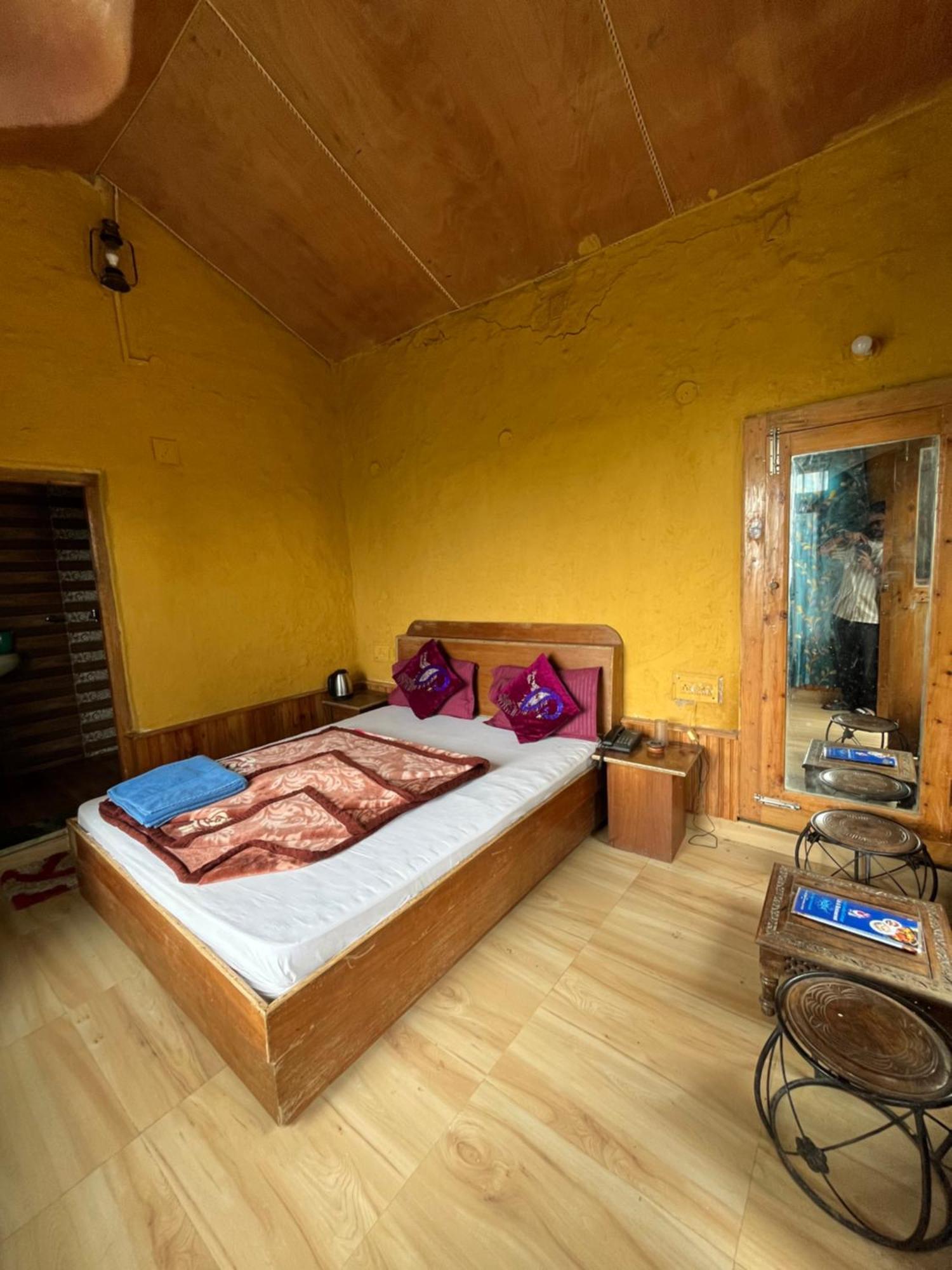 Apple Garden Cottages And Restaurant Дханолти Экстерьер фото